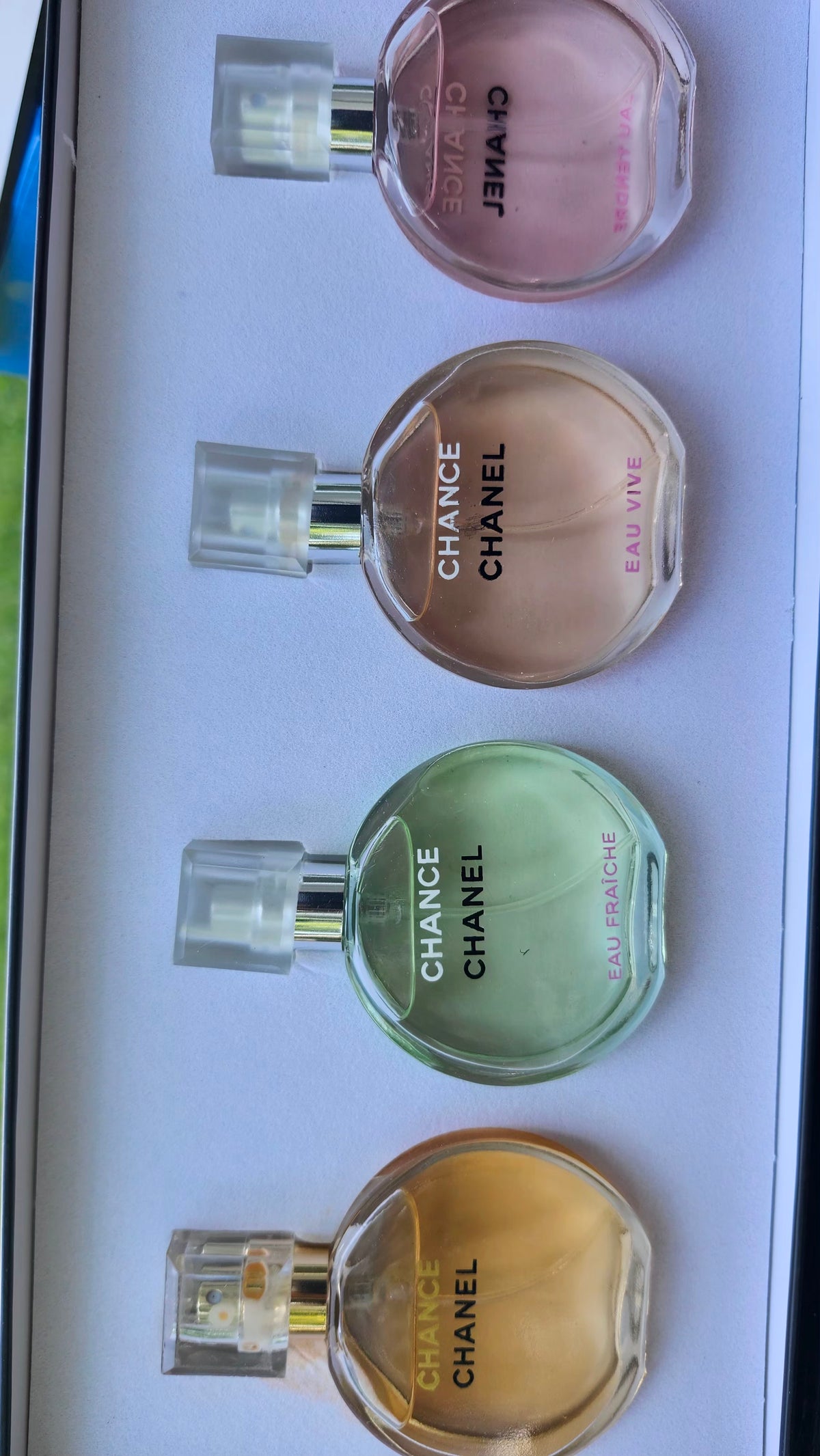 Les 4 miniatures Chanel Chance alignées